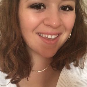 Meet your Posher, Caroline